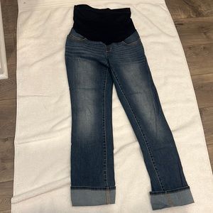 Liz Lange maternity jeans (2) boot cut pockets in front and back.Great condition